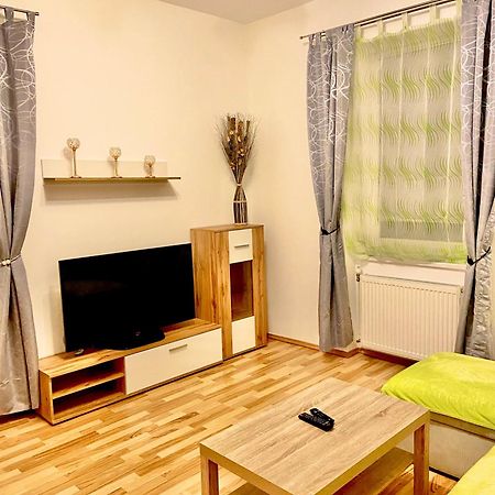 Burgblick Apartment- 60Qm, Kueche, Waschmaschine, Streamingdienste Seebenstein Eksteriør bilde
