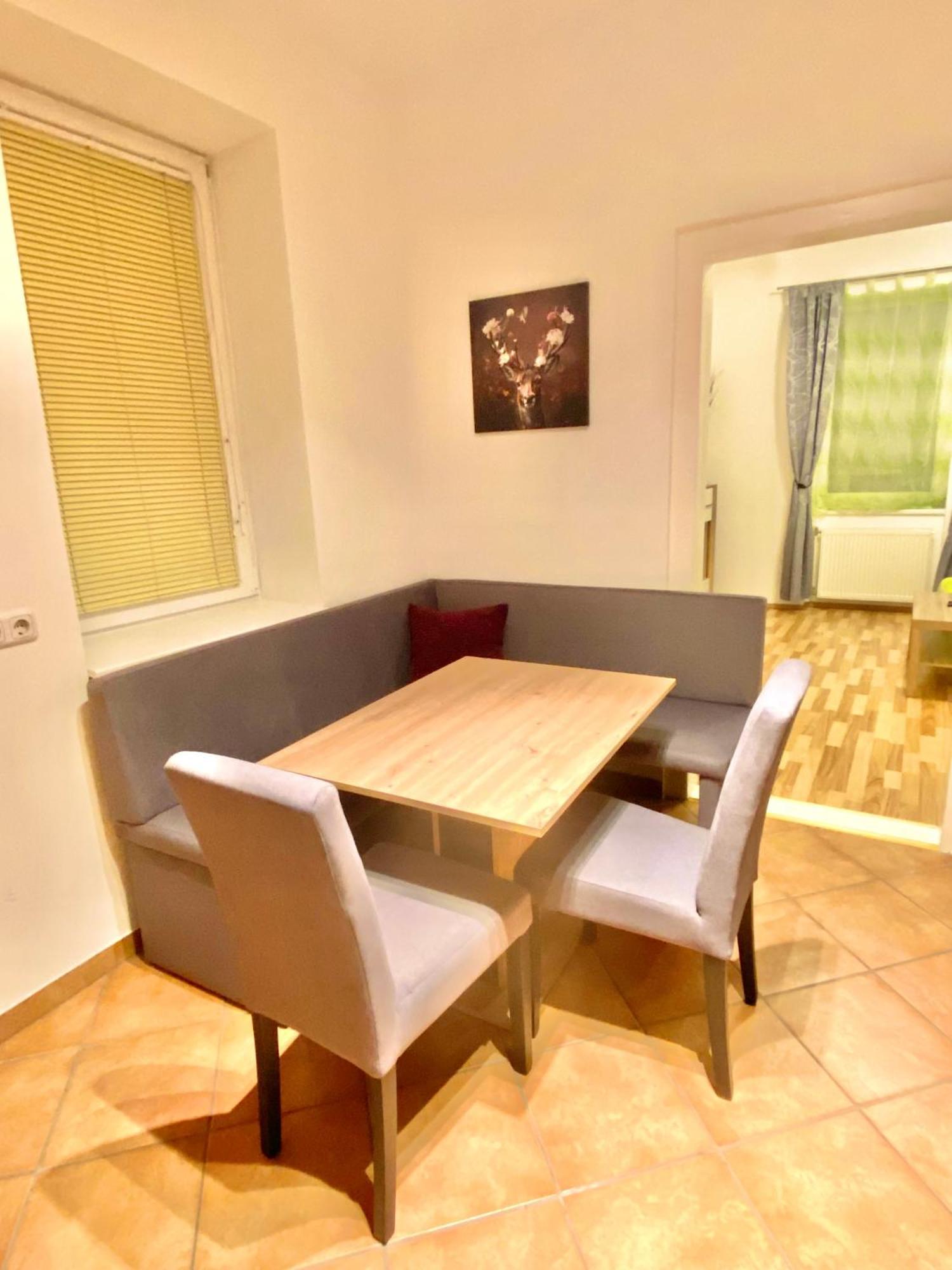 Burgblick Apartment- 60Qm, Kueche, Waschmaschine, Streamingdienste Seebenstein Eksteriør bilde