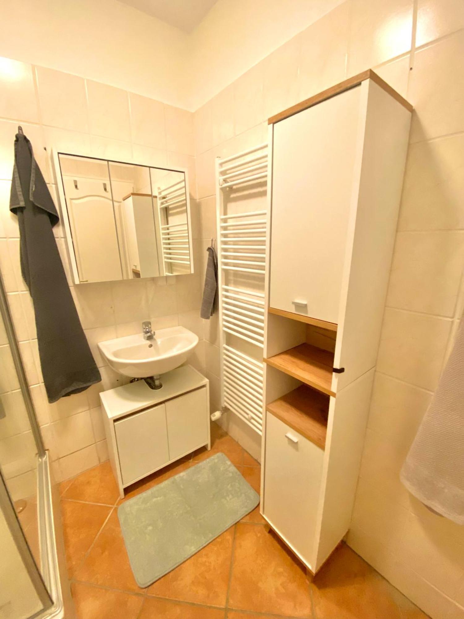 Burgblick Apartment- 60Qm, Kueche, Waschmaschine, Streamingdienste Seebenstein Eksteriør bilde
